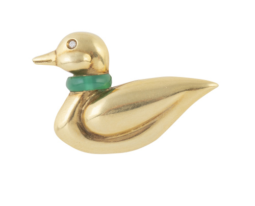 Broche con diseño de pato en oro con collar de ágata verde 