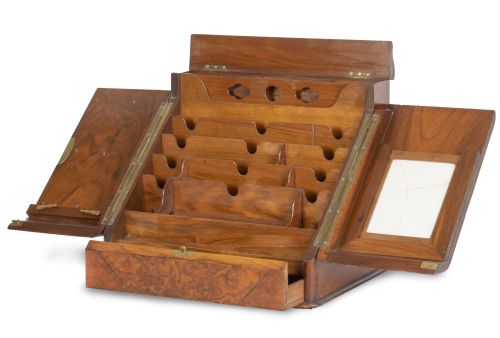 Archivador de mesa de madera de raíz.Trabajo inglés, h. 1