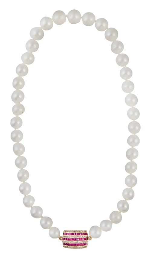 Collar de un hilo de perlas australianas, con cierre arquea