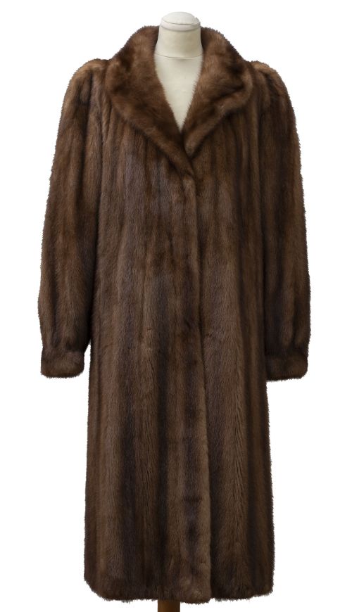Abrigo largo vintage de visón color tabaco con cuello de so