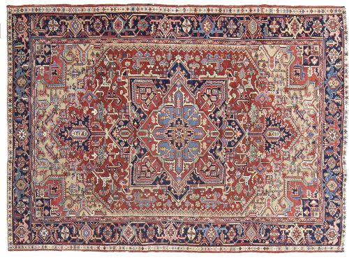 Antigua alfombra Heris, con decoración geométrica de campo 