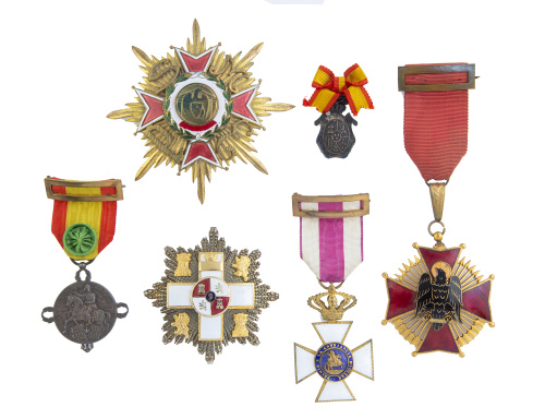 Conjunto de seis medallas época de Franco en metal, plata y
