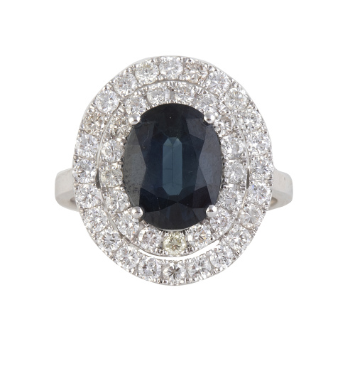 Sortija con zafiro oval de 2,86 ct rodeado por doble orla d