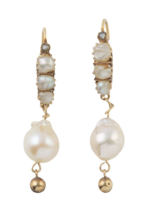 Pendientes largos S. XIX con perlas barrocas colgantes de l