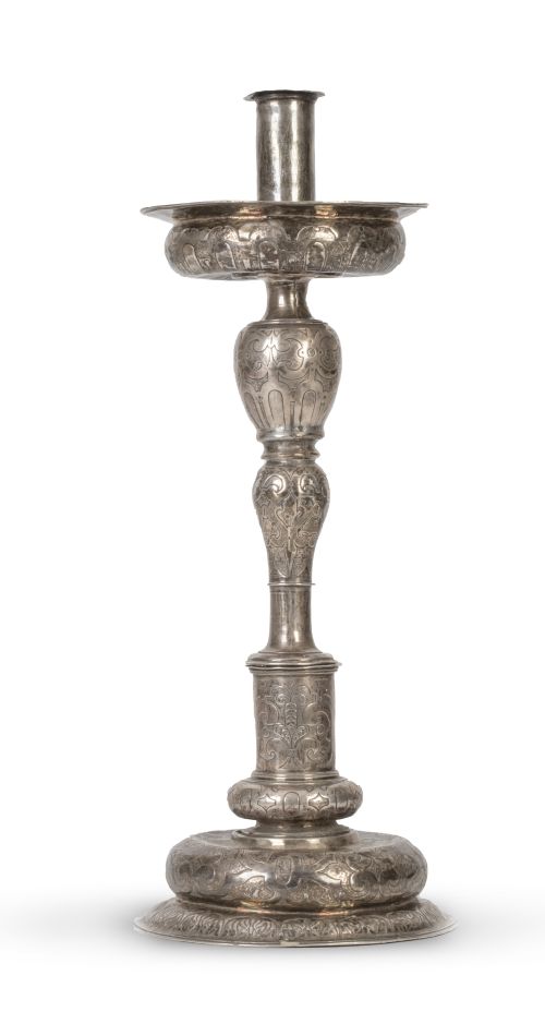 Blandón de plata en su color con decoración de espejos y to
