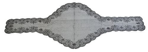 Mantilla cuadrangular de encaje negro con decoración de flo