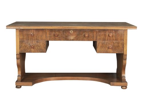 Mesa de despacho de madera de nogal.España, años 50.