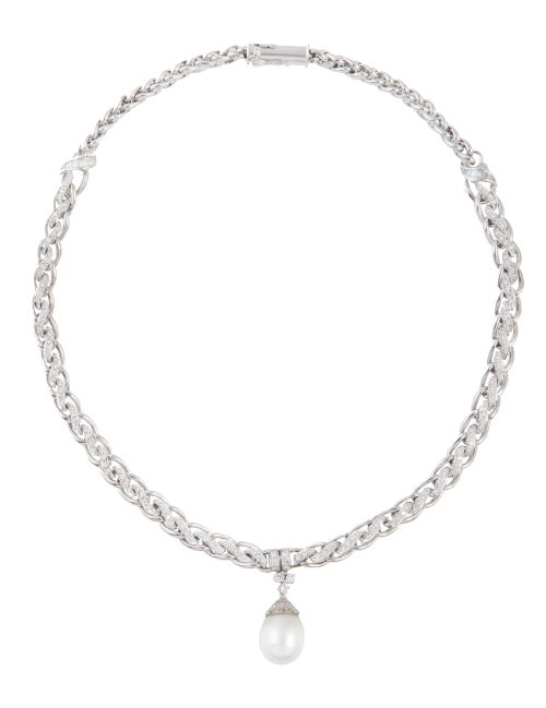 Collar trenzado de brillantes del que pende perla australia